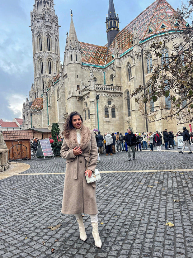 бяла чанта Дарина