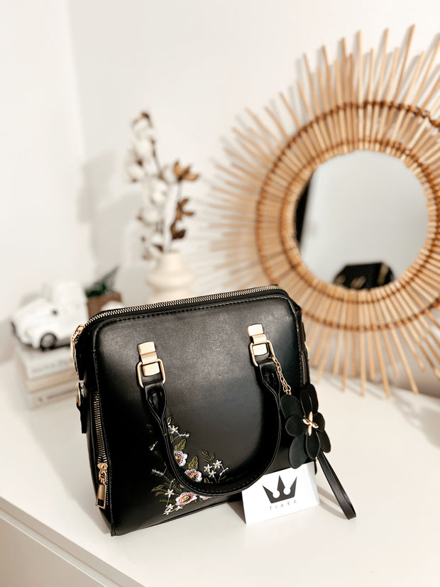 Черна чанта Elise с флорален модел