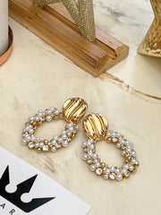 Елегантни златни обеци с перли
