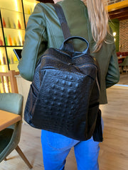 Rucsac negru crocodil Gaia - TIARA CONCEPT STORE